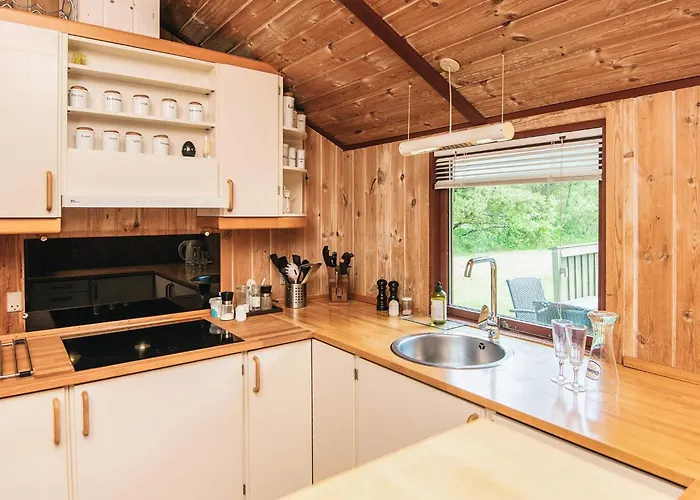 8 Person In Norre Nebel-by Traum * Nørre Nebel