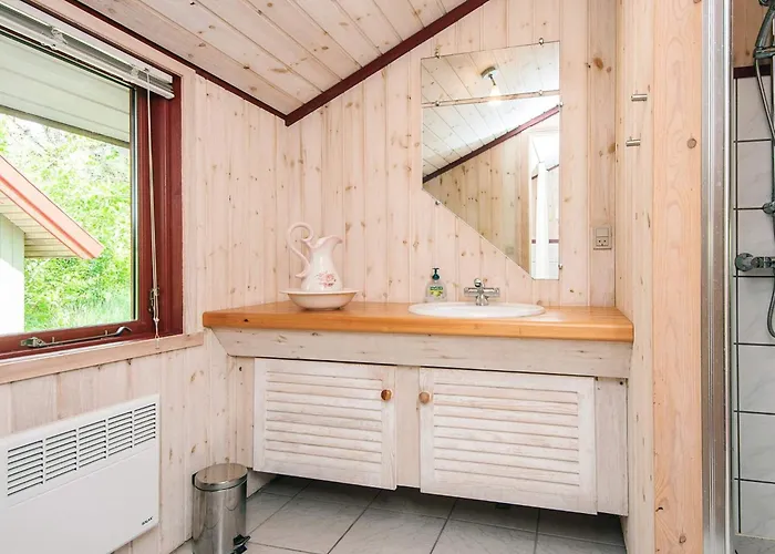 8 Person In Norre Nebel-by Traum *